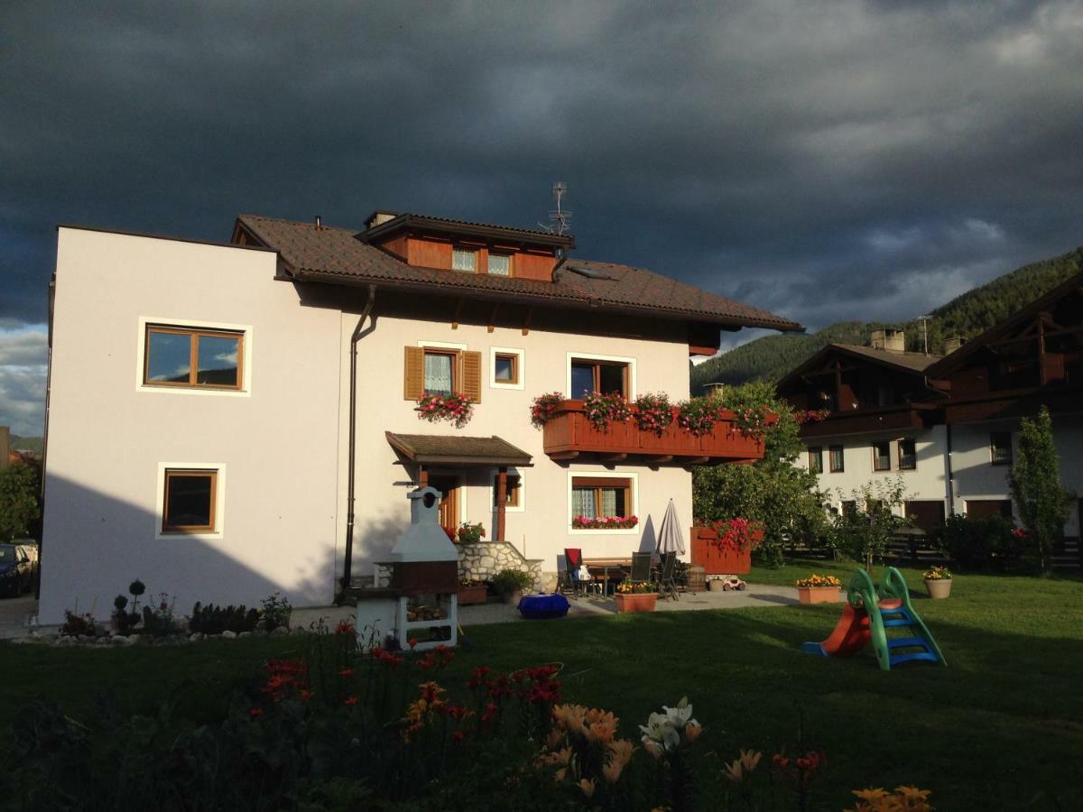 Haus Cosso Apartamento Villabassa Exterior foto