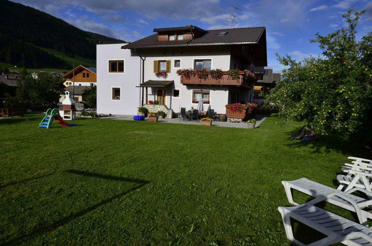 Haus Cosso Apartamento Villabassa Exterior foto